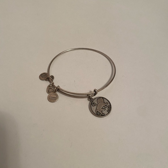 Alex and Ani Leo Bracelet - Picture 1 of 2
